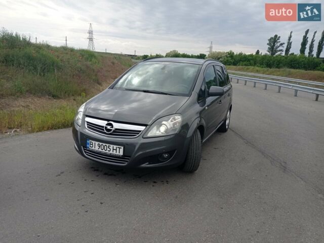 Серый Опель Зафира, объемом двигателя 1.69 л и пробегом 220 тыс. км за 8800 $, фото 1 на Automoto.ua