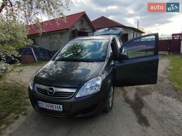Серый Опель Зафира, объемом двигателя 1.7 л и пробегом 283 тыс. км за 7800 $, фото 1 на Automoto.ua