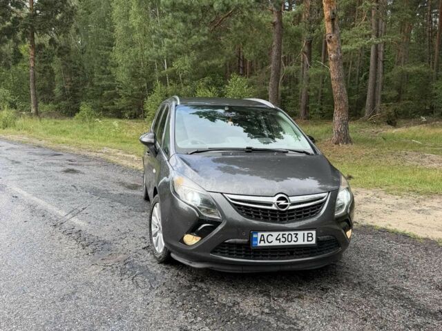 Серый Опель Зафира, объемом двигателя 2 л и пробегом 290 тыс. км за 8028 $, фото 1 на Automoto.ua