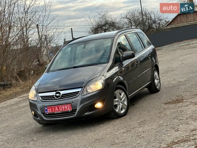 Серый Опель Зафира, объемом двигателя 1.7 л и пробегом 243 тыс. км за 6900 $, фото 1 на Automoto.ua