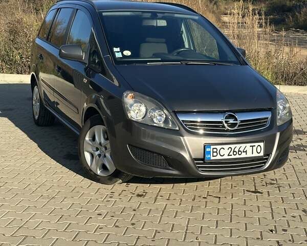Серый Опель Зафира, объемом двигателя 1.7 л и пробегом 196 тыс. км за 7600 $, фото 1 на Automoto.ua