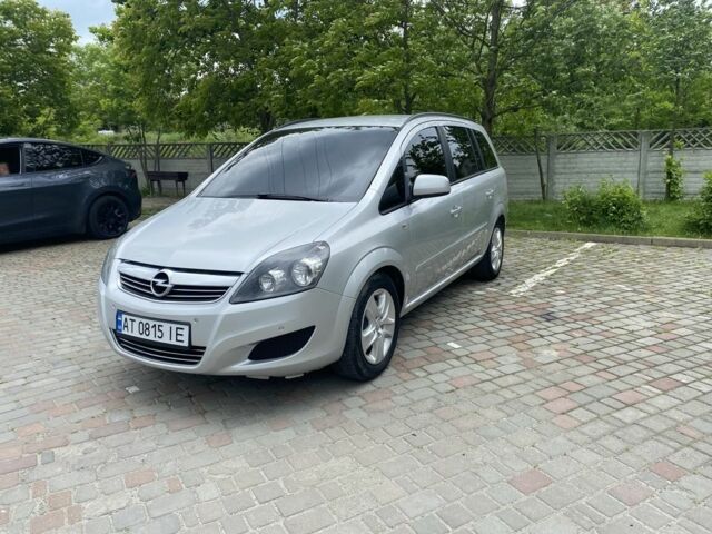 Сірий Опель Зафіра, об'ємом двигуна 1.7 л та пробігом 260 тис. км за 6200 $, фото 1 на Automoto.ua