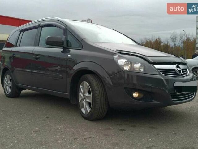 Опель Зафира 2012 в Львове на Automoto.ua Серый Опель Зафира, объемом двигателя 1.7 л и пробегом 190 тыс. км за 7500 $, фото 1 на Automoto.ua