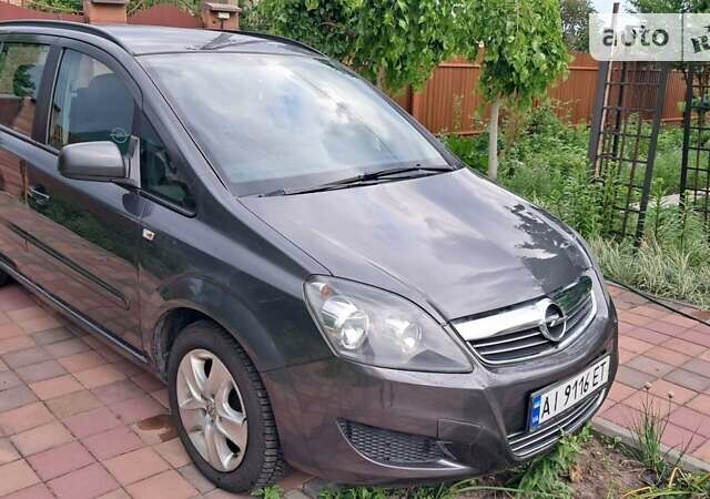 Серый Опель Зафира, объемом двигателя 1.8 л и пробегом 182 тыс. км за 8000 $, фото 1 на Automoto.ua