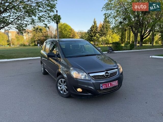 Серый Опель Зафира, объемом двигателя 1.8 л и пробегом 186 тыс. км за 6700 $, фото 1 на Automoto.ua