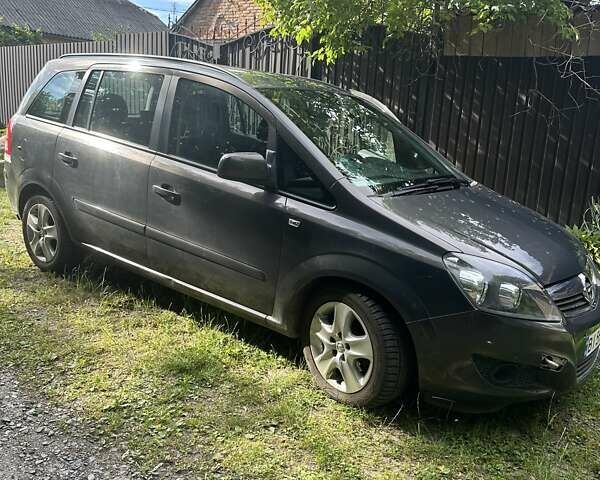 Серый Опель Зафира, объемом двигателя 1.6 л и пробегом 176 тыс. км за 12000 $, фото 1 на Automoto.ua