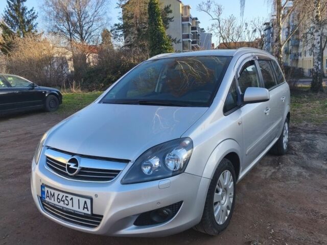 Сірий Опель Зафіра, об'ємом двигуна 0 л та пробігом 151 тис. км за 8500 $, фото 1 на Automoto.ua