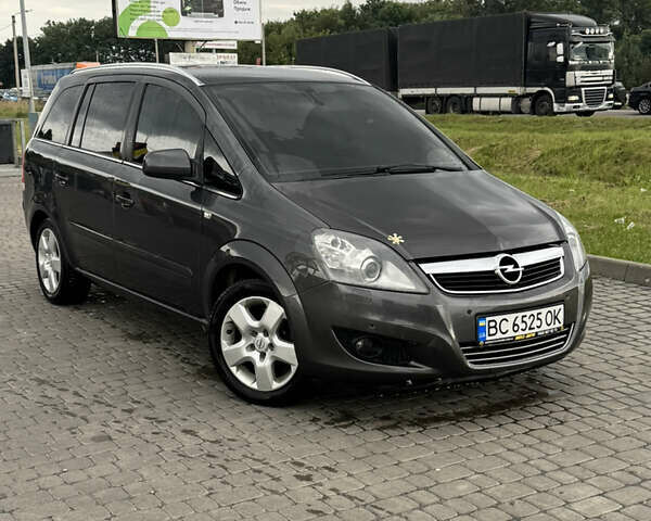 Серый Опель Зафира, объемом двигателя 1.7 л и пробегом 199 тыс. км за 8100 $, фото 1 на Automoto.ua
