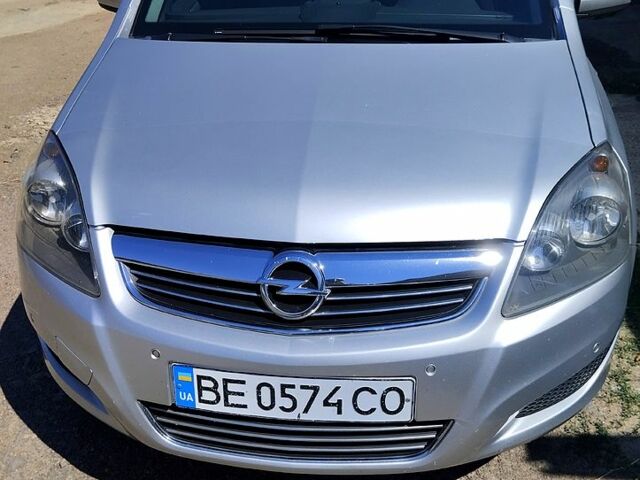 Серый Опель Зафира, объемом двигателя 1.7 л и пробегом 217 тыс. км за 7100 $, фото 1 на Automoto.ua