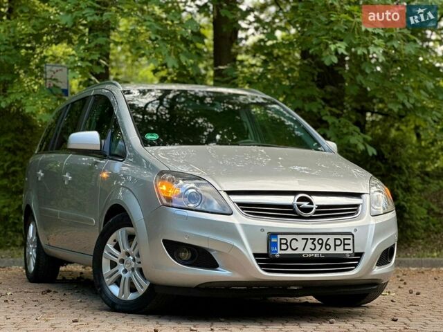 Сірий Опель Зафіра, об'ємом двигуна 1.7 л та пробігом 263 тис. км за 8250 $, фото 1 на Automoto.ua