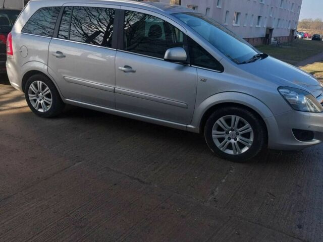 Сірий Опель Зафіра, об'ємом двигуна 1.8 л та пробігом 251 тис. км за 8499 $, фото 1 на Automoto.ua