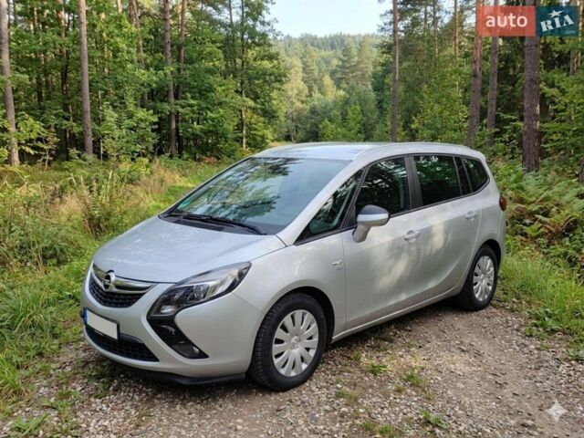 Серый Опель Зафира, объемом двигателя 1.6 л и пробегом 269 тыс. км за 10900 $, фото 1 на Automoto.ua