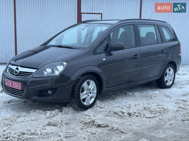 Серый Опель Зафира, объемом двигателя 1.7 л и пробегом 197 тыс. км за 7499 $, фото 1 на Automoto.ua