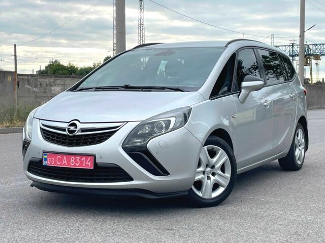 Серый Опель Зафира, объемом двигателя 2 л и пробегом 180 тыс. км за 10500 $, фото 1 на Automoto.ua