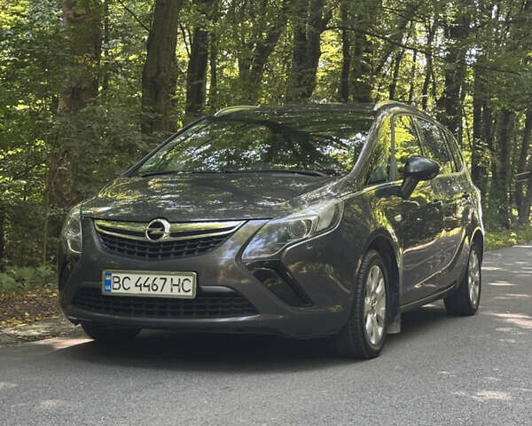 Серый Опель Зафира, объемом двигателя 1.6 л и пробегом 198 тыс. км за 9300 $, фото 1 на Automoto.ua