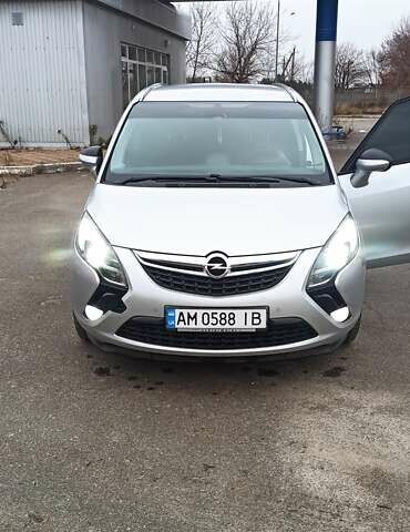 Серый Опель Зафира, объемом двигателя 1.96 л и пробегом 190 тыс. км за 11600 $, фото 1 на Automoto.ua