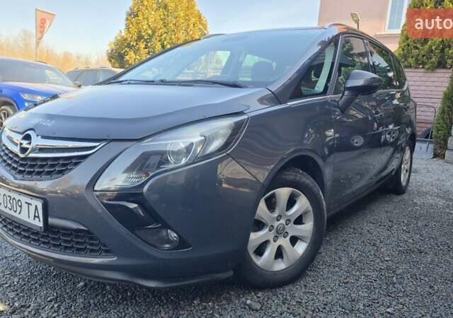 Серый Опель Зафира, объемом двигателя 1.6 л и пробегом 219 тыс. км за 9500 $, фото 1 на Automoto.ua