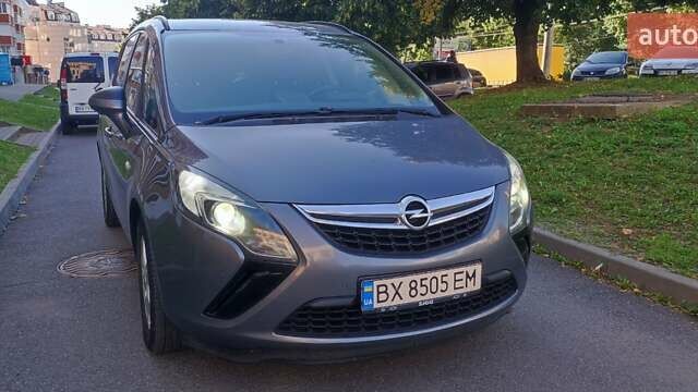 Серый Опель Зафира, объемом двигателя 1.6 л и пробегом 270 тыс. км за 9900 $, фото 1 на Automoto.ua