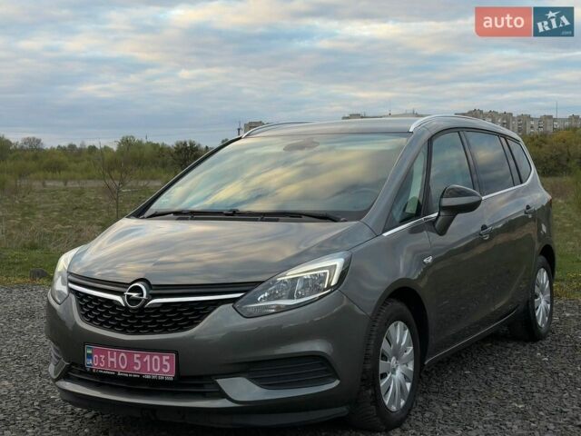Серый Опель Зафира, объемом двигателя 1.6 л и пробегом 163 тыс. км за 12300 $, фото 1 на Automoto.ua