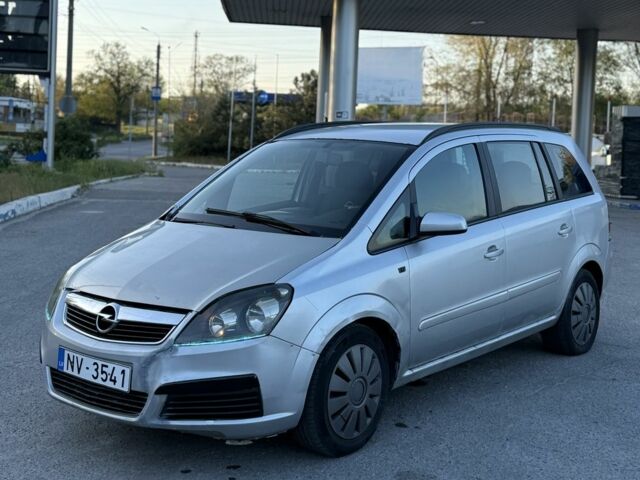 Серый Опель Зафира, объемом двигателя 1.9 л и пробегом 306 тыс. км за 2150 $, фото 1 на Automoto.ua