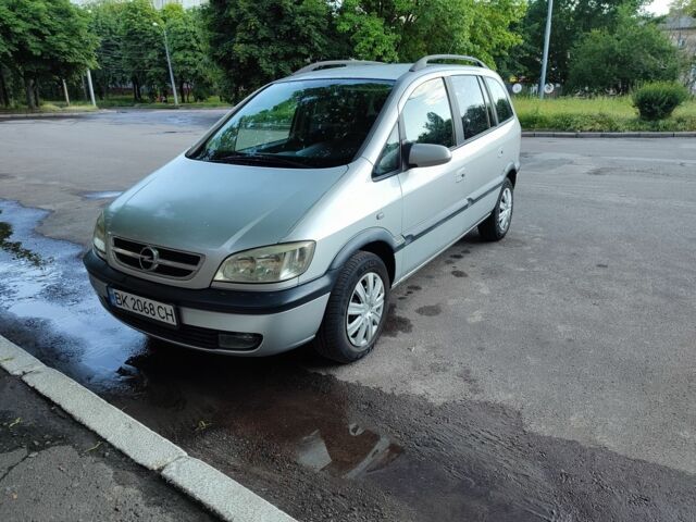 Серый Опель Зафира, объемом двигателя 2 л и пробегом 380 тыс. км за 3299 $, фото 1 на Automoto.ua