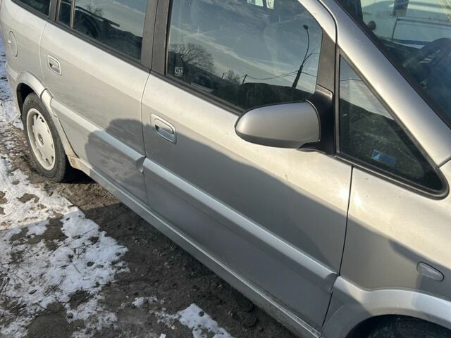 Серый Опель Зафира, объемом двигателя 2 л и пробегом 400 тыс. км за 3000 $, фото 1 на Automoto.ua