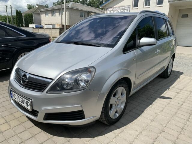 Серый Опель Зафира, объемом двигателя 1.9 л и пробегом 404 тыс. км за 6100 $, фото 1 на Automoto.ua