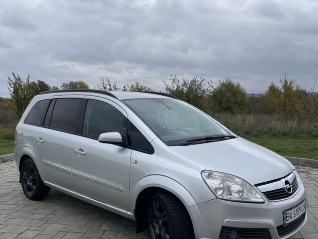 Сірий Опель Зафіра, об'ємом двигуна 1.9 л та пробігом 350 тис. км за 4105 $, фото 1 на Automoto.ua