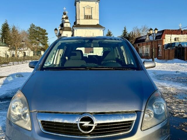 Серый Опель Зафира, объемом двигателя 1.6 л и пробегом 192 тыс. км за 5500 $, фото 1 на Automoto.ua