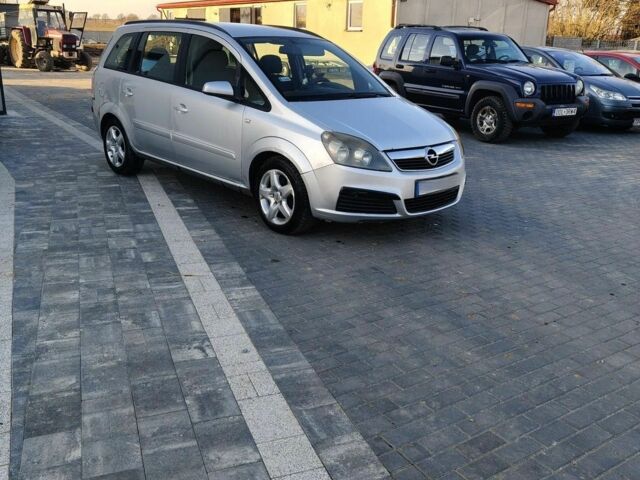 Серый Опель Зафира, объемом двигателя 2 л и пробегом 330 тыс. км за 2550 $, фото 1 на Automoto.ua