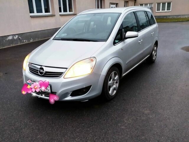 Серый Опель Зафира, объемом двигателя 1.7 л и пробегом 253 тыс. км за 5200 $, фото 1 на Automoto.ua