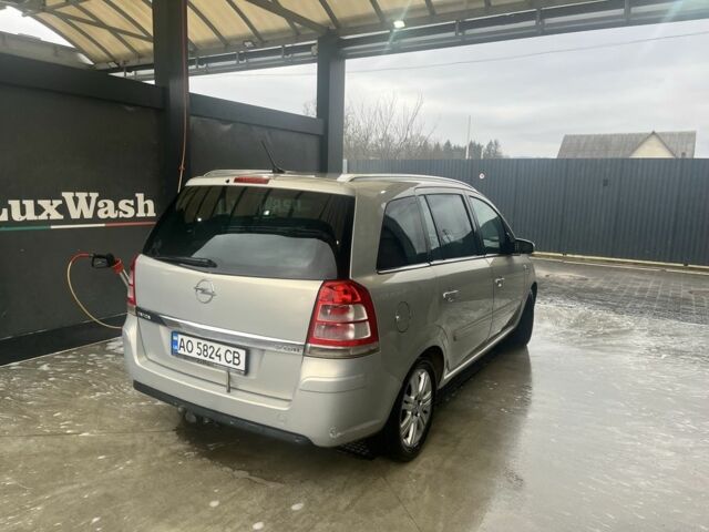 Серый Опель Зафира, объемом двигателя 1.7 л и пробегом 294 тыс. км за 5500 $, фото 1 на Automoto.ua