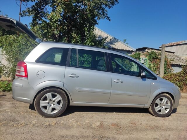 Сірий Опель Зафіра, об'ємом двигуна 0 л та пробігом 270 тис. км за 5796 $, фото 1 на Automoto.ua