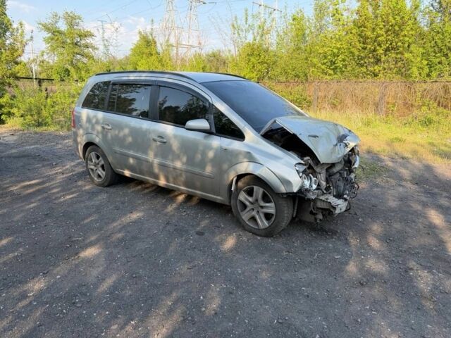 Сірий Опель Зафіра, об'ємом двигуна 1.9 л та пробігом 236 тис. км за 1500 $, фото 1 на Automoto.ua