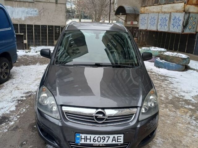 Серый Опель Зафира, объемом двигателя 1.9 л и пробегом 240 тыс. км за 7502 $, фото 1 на Automoto.ua
