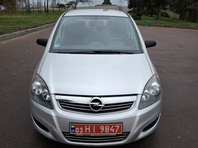 Серый Опель Зафира, объемом двигателя 1.6 л и пробегом 191 тыс. км за 5800 $, фото 1 на Automoto.ua