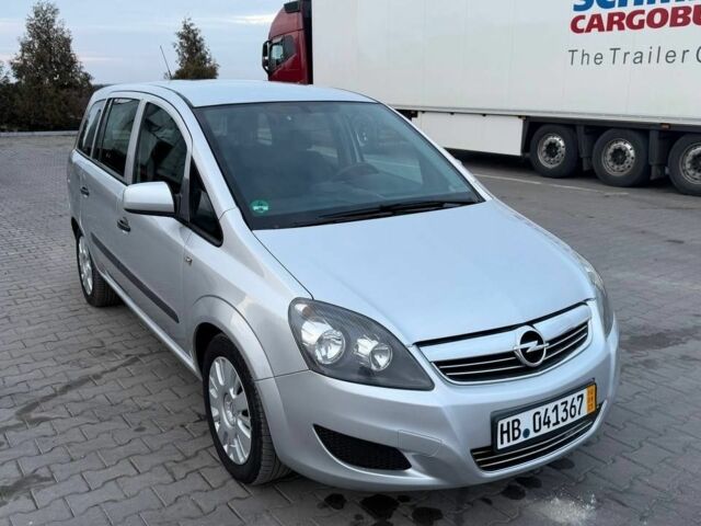 Серый Опель Зафира, объемом двигателя 0 л и пробегом 177 тыс. км за 6299 $, фото 1 на Automoto.ua