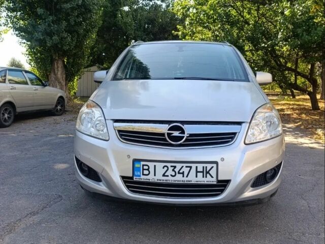 Сірий Опель Зафіра, об'ємом двигуна 2.2 л та пробігом 200 тис. км за 5721 $, фото 1 на Automoto.ua
