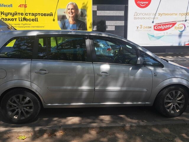 Сірий Опель Зафіра, об'ємом двигуна 1.7 л та пробігом 250 тис. км за 5516 $, фото 1 на Automoto.ua