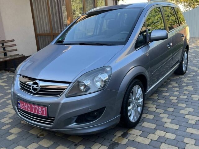 Опель Зафира 2010 в Луцке на Automoto.ua Серый Опель Зафира, объемом двигателя 1.6 л и пробегом 172 тыс. км за 7100 $, фото 1 на Automoto.ua
