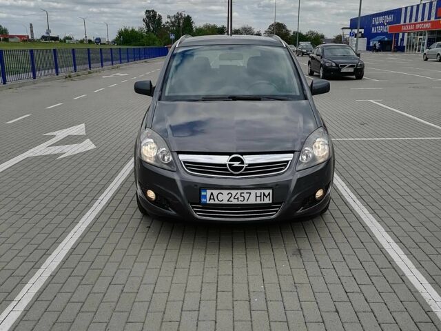Серый Опель Зафира, объемом двигателя 1.7 л и пробегом 252 тыс. км за 7500 $, фото 1 на Automoto.ua