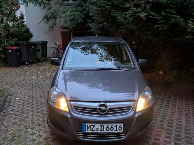 Серый Опель Зафира, объемом двигателя 1 л и пробегом 300 тыс. км за 6500 $, фото 1 на Automoto.ua