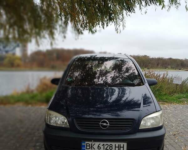 Синий Опель Зафира, объемом двигателя 1.6 л и пробегом 283 тыс. км за 3700 $, фото 1 на Automoto.ua