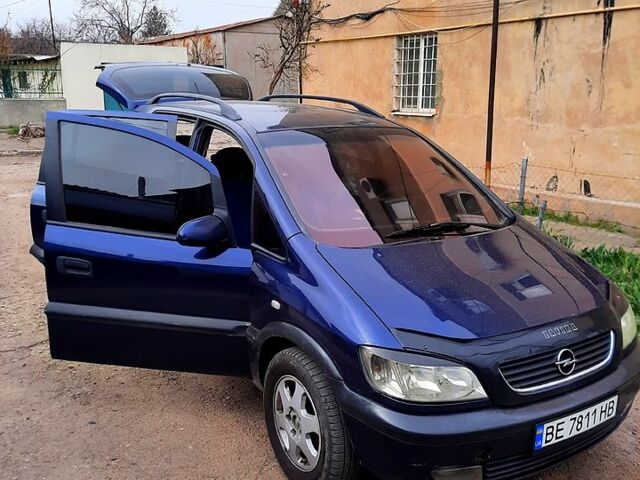Синий Опель Зафира, объемом двигателя 2 л и пробегом 300 тыс. км за 2350 $, фото 1 на Automoto.ua