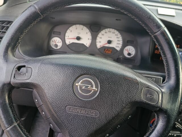 Синій Опель Зафіра, об'ємом двигуна 2.2 л та пробігом 390 тис. км за 2800 $, фото 1 на Automoto.ua