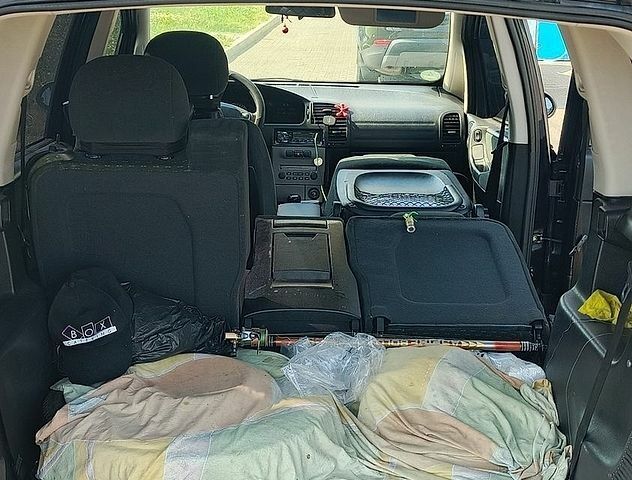Синій Опель Зафіра, об'ємом двигуна 1.8 л та пробігом 270 тис. км за 3500 $, фото 1 на Automoto.ua