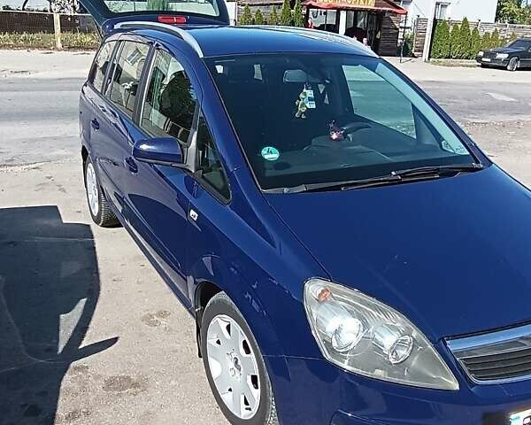 Синий Опель Зафира, объемом двигателя 1.9 л и пробегом 297 тыс. км за 5500 $, фото 1 на Automoto.ua