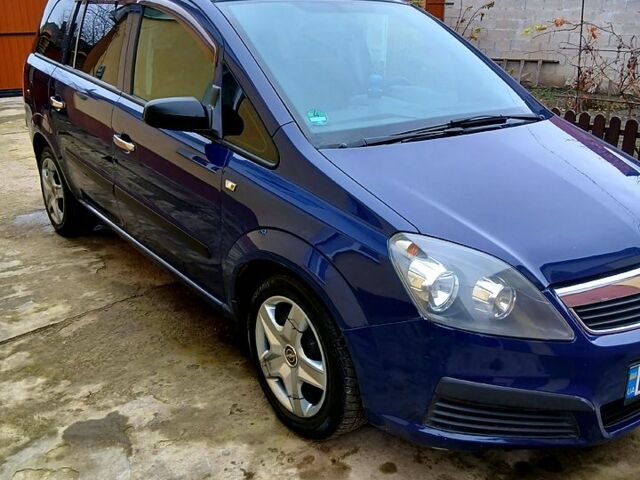 Синий Опель Зафира, объемом двигателя 1.6 л и пробегом 260 тыс. км за 5000 $, фото 1 на Automoto.ua