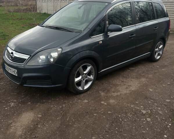 Синий Опель Зафира, объемом двигателя 1.9 л и пробегом 350 тыс. км за 4900 $, фото 1 на Automoto.ua