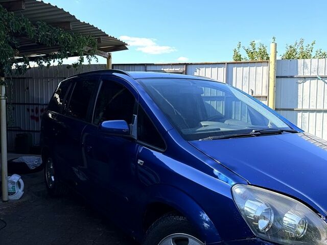 Синій Опель Зафіра, об'ємом двигуна 1.8 л та пробігом 300 тис. км за 3900 $, фото 1 на Automoto.ua